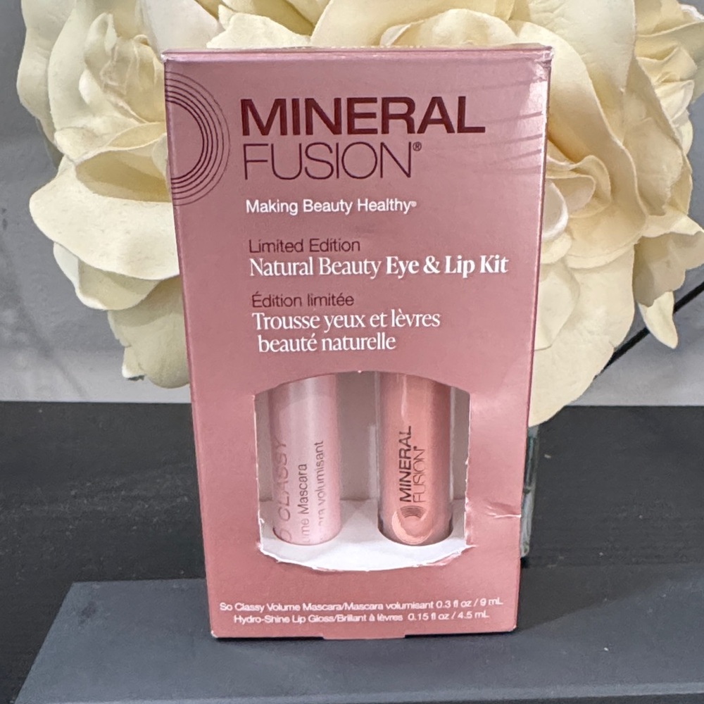 Mineral Fusion Natural Beauty Mascara/Lipgloss Kit soft Pink Set-Limited Edition
